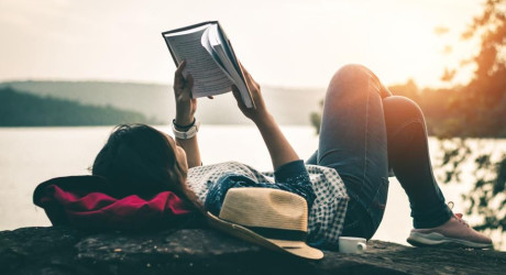 Советы туристам: как правильно читать и использовать очки, чтобы не испортить зрение?