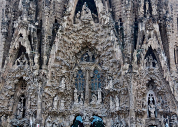 Саграда-Фамилия (Expiatory Church of the Holy Family), Испания – фотографии Испании
