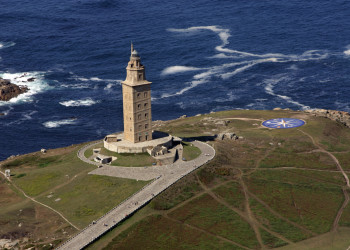 Башня Геркулеса (Torre de Hércules) в Ла-Корунье – фотографии Испании
