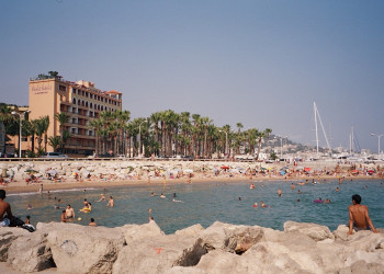 Пляж в Канне, Франция. Фото 1 – фотографии Франции