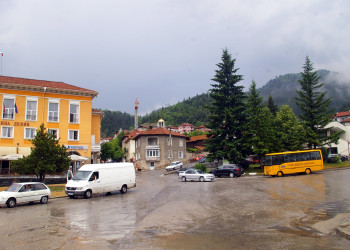 Улица в Девине, Болгария – фотографии Болгарии