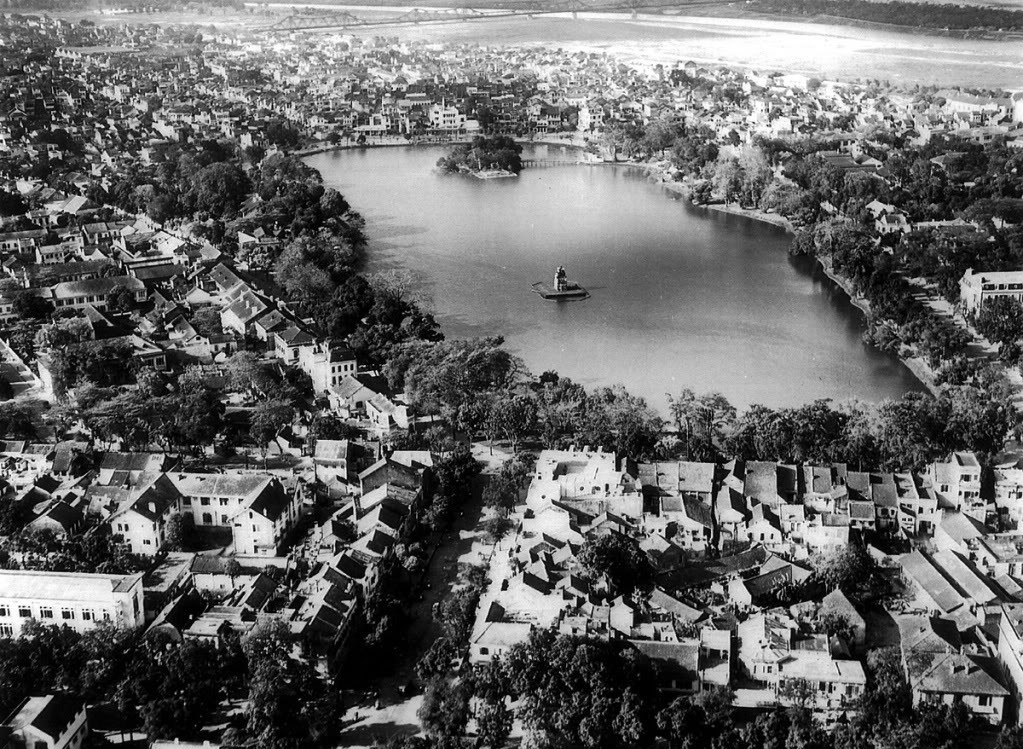 Озеро Хоанкьем (старое фото) – фотографии Вьетнама