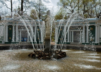 Фонтан в Петергофе, Россия. Фото 11 – фотографии России