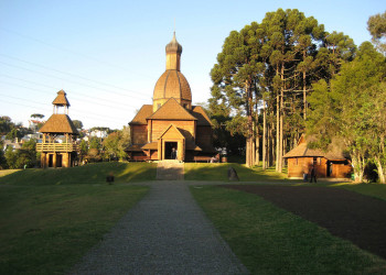 Украинский мемориал в Куритибе – фотографии Бразилии