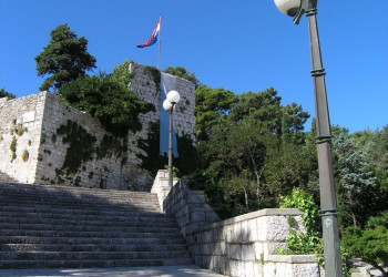 Лестница в Раб, Хорватия – фотографии Хорватии