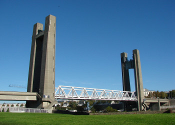 Мост в Бресте, Франция – фотографии Франции