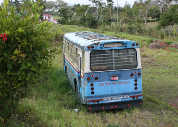 Автобус в Мандевиле, Ямайка – фотографии Ямайки