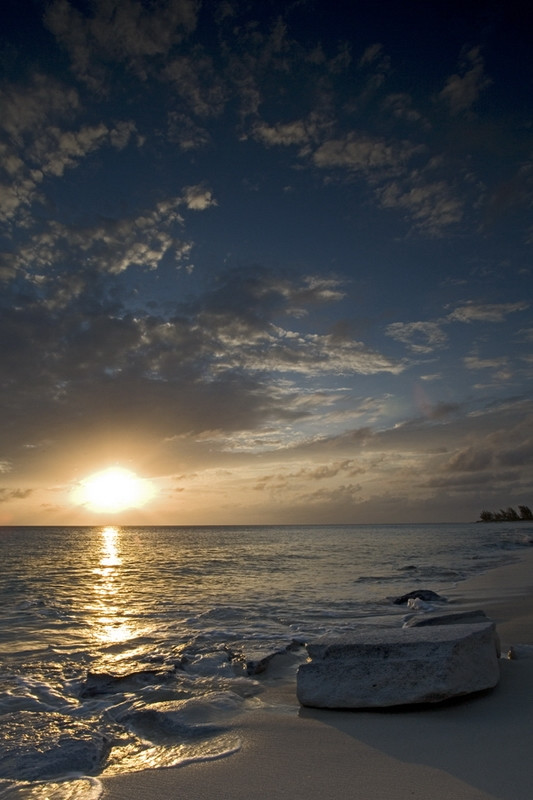 Закат на острове Крукед Айленд, Багамские острова – фотографии Багамских островов