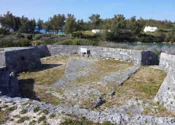 Форт Ферри-Айленд (Ferry Island Fort) на Бермудах – фотографии Бермудских островов