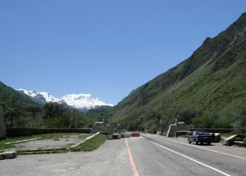 Памятник певовосходителям на Эльбрус, Россия – фотографии России