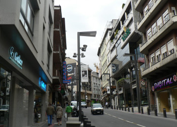 Узкие чистые улицы в Andorra la Vella – фотографии Андорры