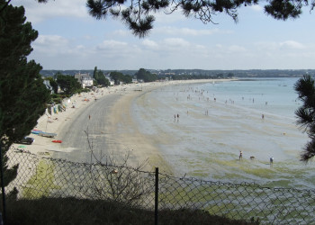 Пляж в Фуэнане, Франция – фотографии Франции