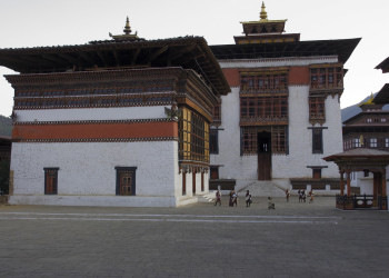 Монастырь Ташичо-дзонг (Tashichho Dzong) в Тхимпху – фотографии Бутана