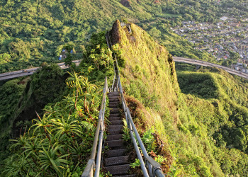 Лестница Хайку, Гавайские острова, США – фотографии США