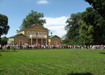 Барский дом в Тарханах – фотографии России