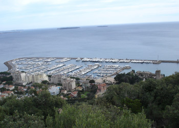 Панорамный вид в Манделье-ля-Напуль, Франция. Фото 6 – фотографии Франции