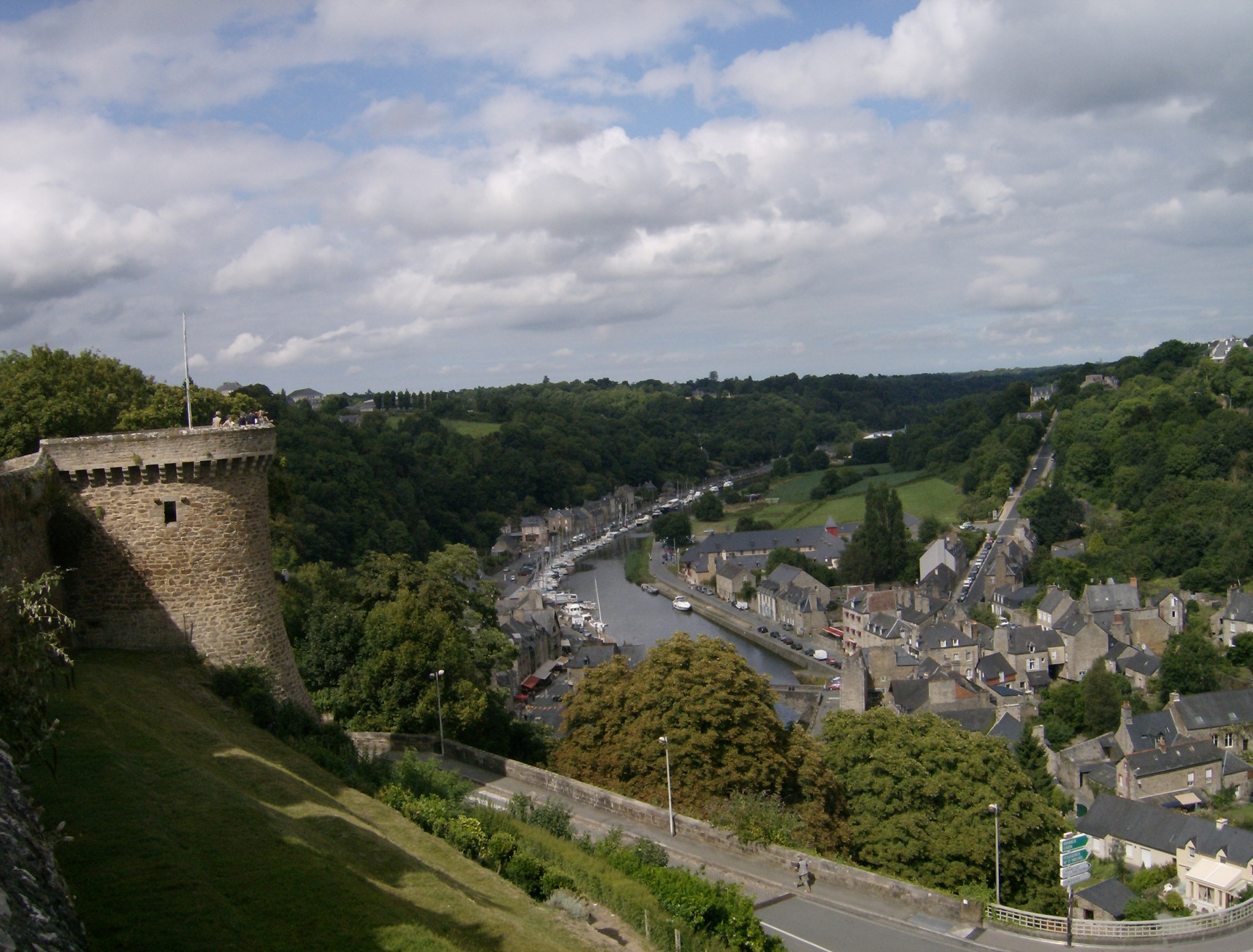 Панорамный вид в Динане, Франция. Фото 2 – фотографии Франции