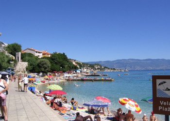 Люди на пляже в Башка, Хорватия. Фото 7 – фотографии Хорватии