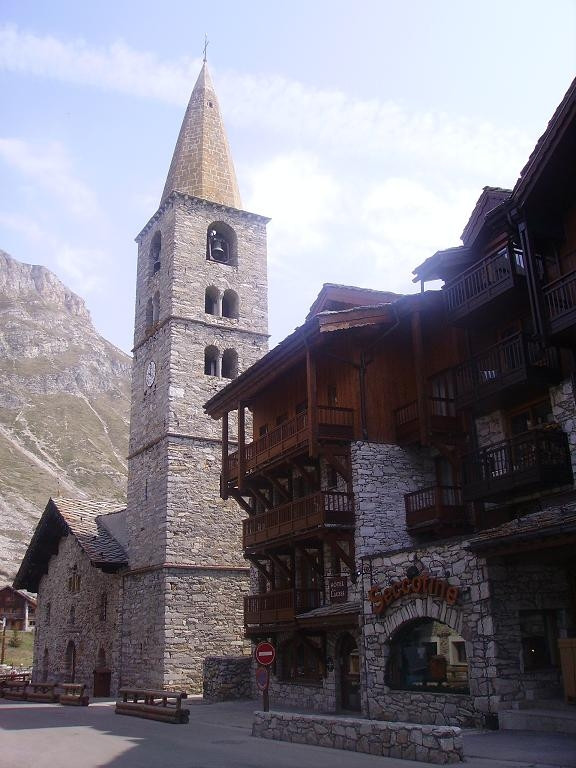 Церковь в Валь-д'Изер, Франция – фотографии Франции