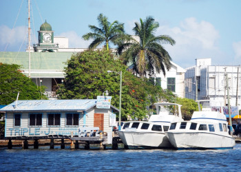 Бели́з — крупнейший город и порт в государстве Белиз – фотографии Белиза