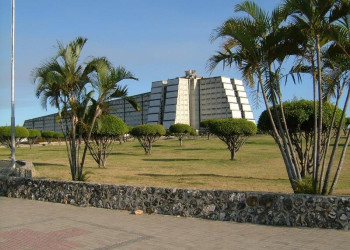 Маяк, могила Х.Калумбо – фотографии Доминиканы