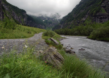 Ущелье в Сикст-Фер-а-Шеваль, Франция – фотографии Франции