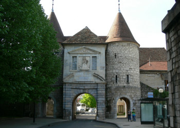 Архитектура в Безансоне, Франция – фотографии Франции