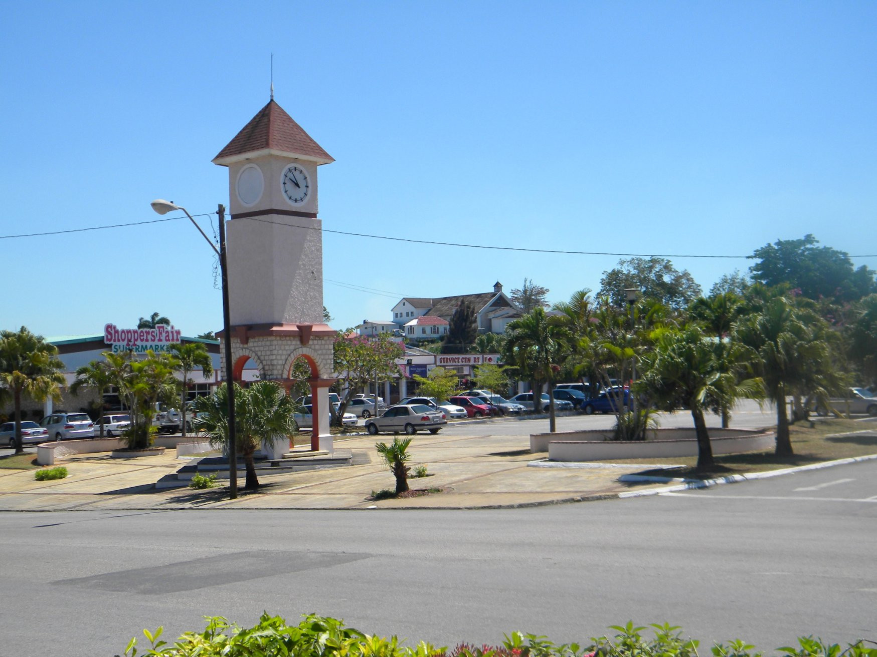 Площадь в Мандевиле, Ямайка – фотографии Ямайки