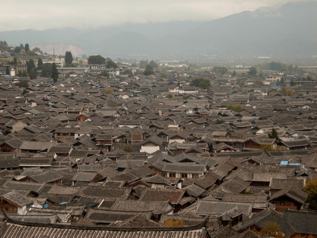 Черепичные крыши Древнего Лицзяна – фотографии Китая