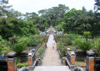 Гробница Минь Манга в окрестностях Хюэ – фотографии Вьетнама