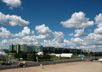 Улица в Бразилиа, Бразилия – фотографии Бразилии