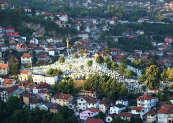 Вид на холм с кладбищем в Сараево – фотографии Боснии и Герцеговины