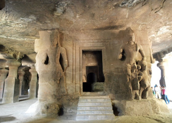 Пещерный храм на острове Элефанта – фотографии Индии