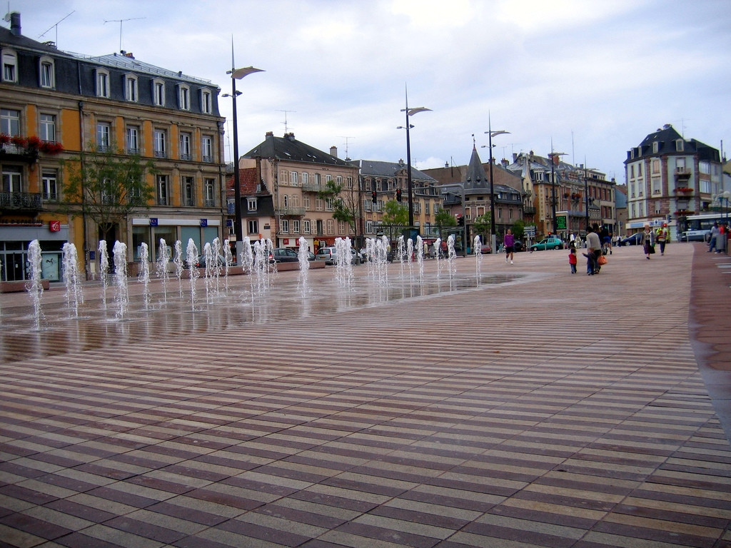 Площадь в Бельфоре, Франция – фотографии Франции