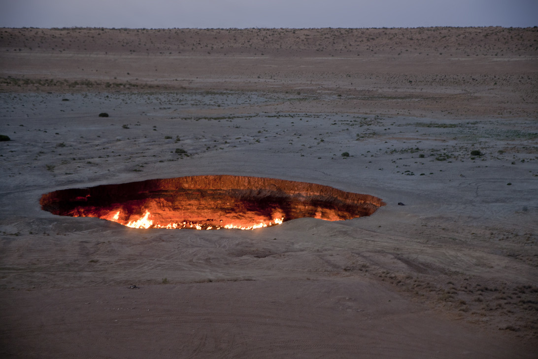 Газовый кратер Дарваза (Derweze) в Туркменистане – фотографии Туркменистана