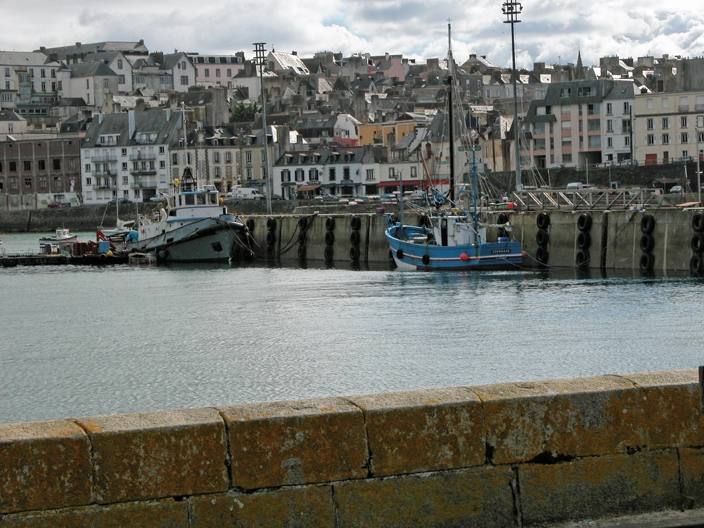 Набережная в Дуарненезе, Франция. Фото 1 – фотографии Франции