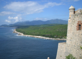 Берега в Сантьяго-де-Куба, Куба – фотографии Кубы