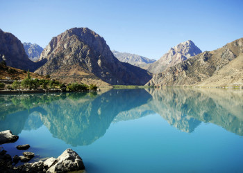 Горное озеро Искандеркуль в Таджикистане – фотографии Таджикистана