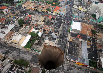 Карстовый провал в Гватемале – фотографии Гватемалы