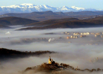 Туман в Велико-Тырново, Болгария – фотографии Болгарии