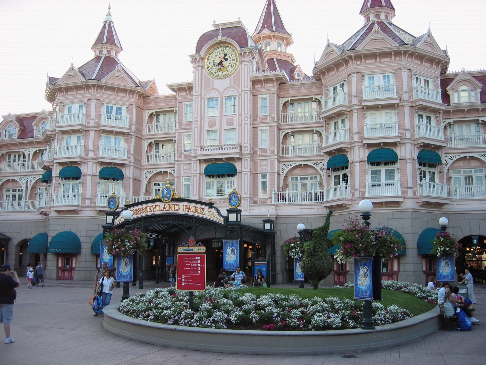 Достопримечательность в Диснеленде, Франция – фотографии Франции