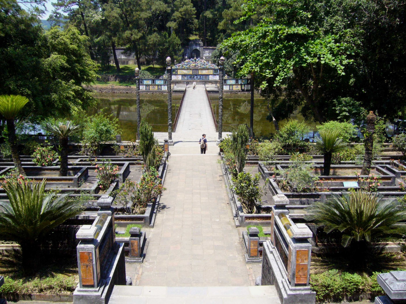 Гробница императора Минь Манга в пригороде Хюэ – фотографии Вьетнама