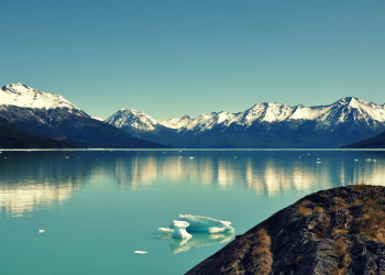 Отражение гор в воде. Эль Калафате. Аргентина. – фотографии Аргентины
