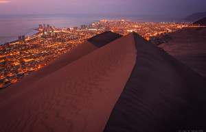 Вид на вечерний Икике с холма Драгона – фотографии Чили