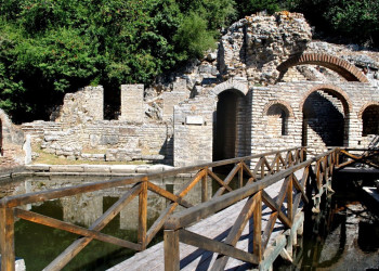 Деревянный мост. Бутринти. Албания – фотографии Албании