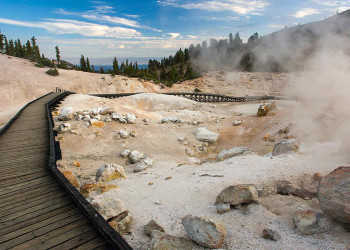 Четыре вида вулканов в Лассен-Волканик в США – фотографии США