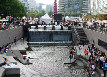 Ручей Чхонгечхон, популярное общественное пространство в Сеуле – фотографии Южной Кореи