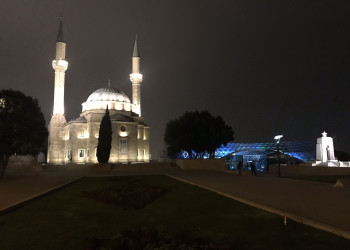 Мечеть в парке Аллея шахидов, Баку – фотографии Азербайджана