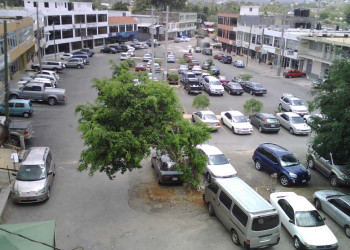 Городская площадь в Мандевиле, Ямайка – фотографии Ямайки