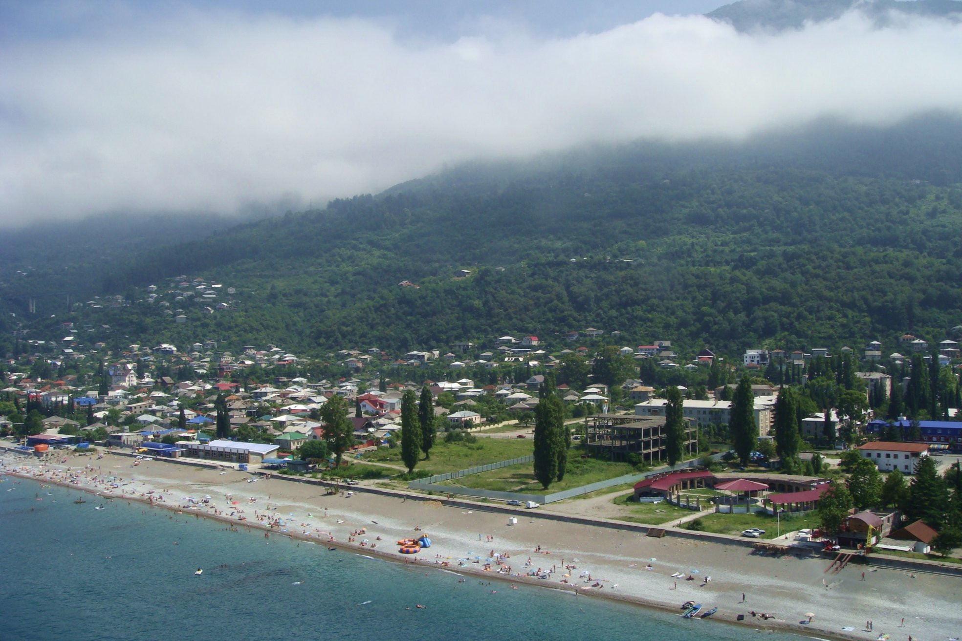 Пляж в Гагра, Абхазия. Фото 9 – фотографии Абхазии